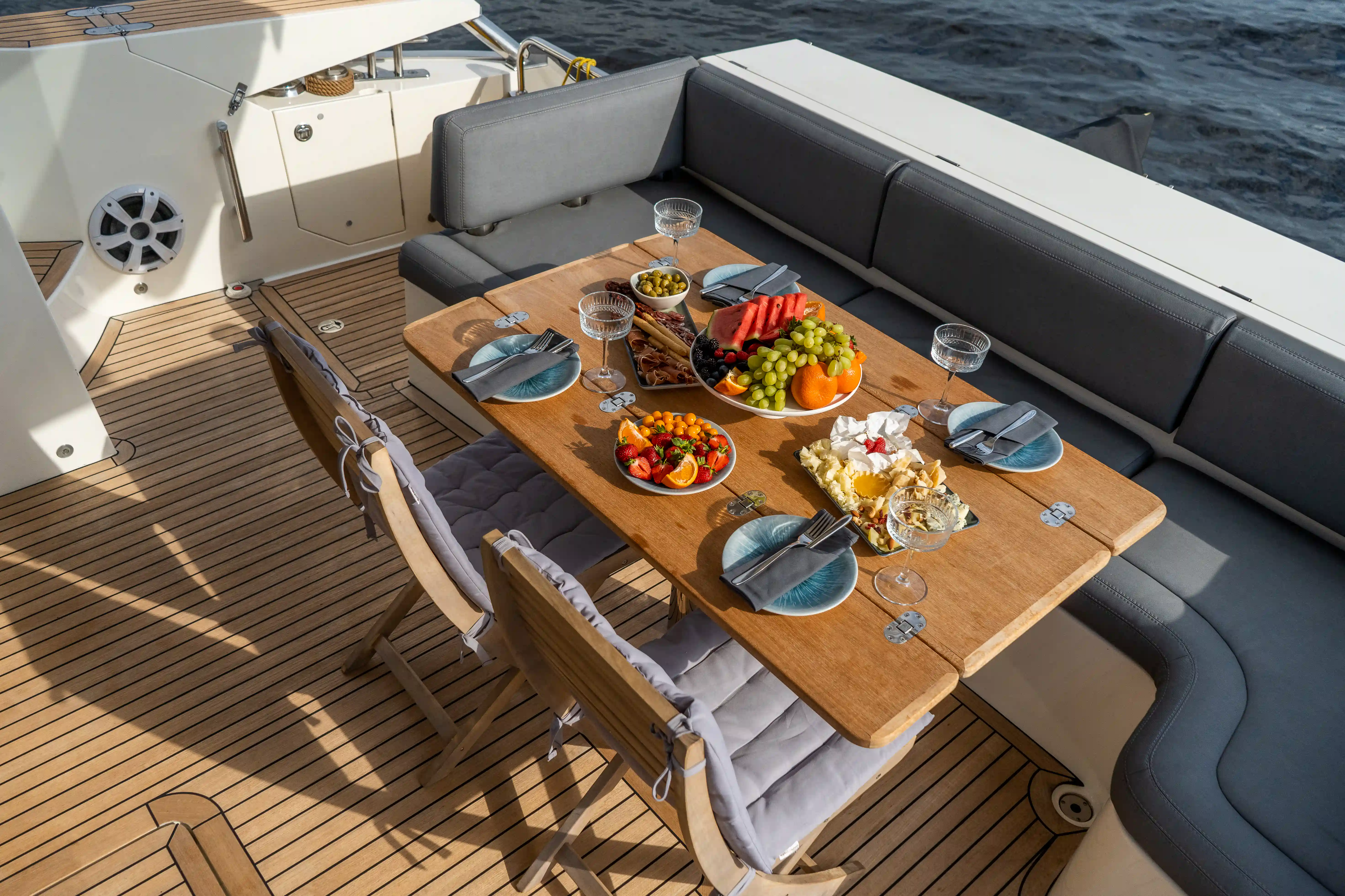 Яхта  «Galeon 640» image- 9